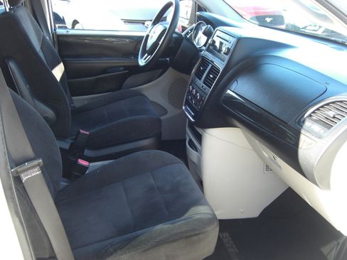 Used 2013 Dodge Grand Caravan SE image 29