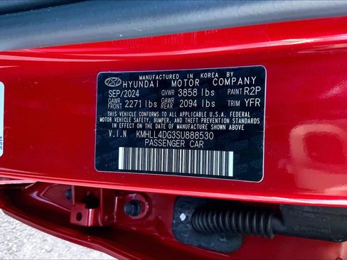 Used 2025 Hyundai Elantra SE image 33