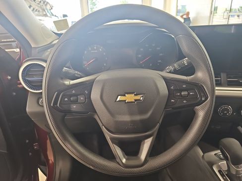 Used 2024 Chevrolet Trax LS w/ LS Convenience Package FWD image 22