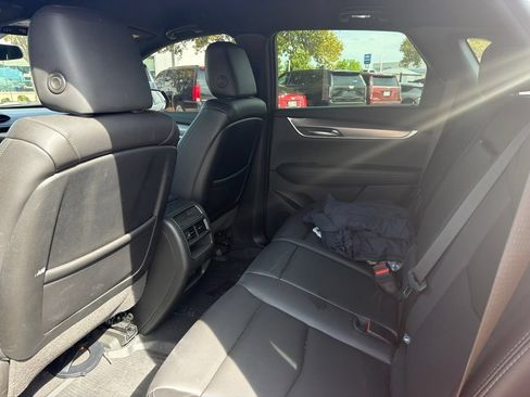Used 2025 Cadillac XT5 Luxury w/ LPO, Floor Liner Package FWD image 3