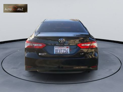 Used 2018 Toyota Camry LE FWD image 5