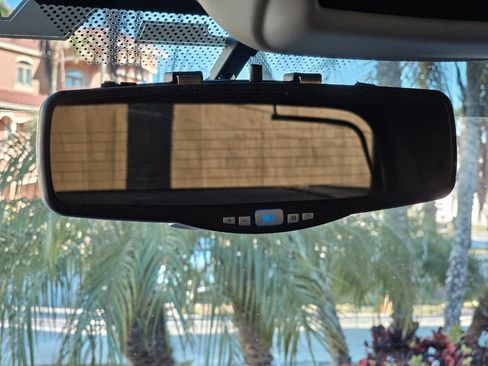 Used 2006 Chevrolet Avalanche Z66 w/ Sun And Sound Package image 18