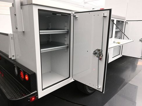 New 2024 Ford F450 XL w/ XL Chrome Package image 27