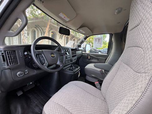 Used 2022 Chevrolet Express 3500 w/ Power Convenience Package RWD image 12