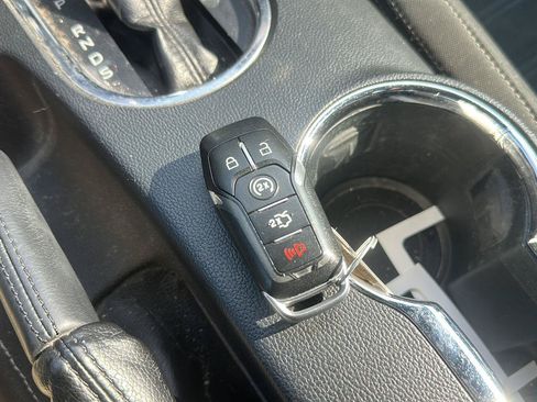 Used 2015 Ford Mustang Coupe RWD image 20