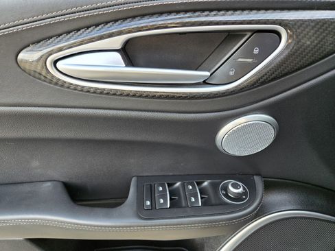 Used 2019 Alfa Romeo Giulia Quadrifoglio image 17