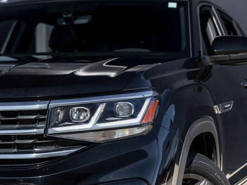 Used 2021 Volkswagen Atlas Cross Sport SE image 14