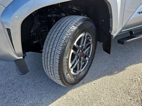 Used 2024 Toyota Tacoma TRD Sport image 31