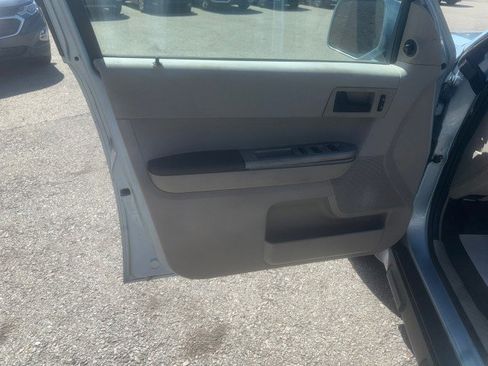 Used 2008 Ford Escape 2WD Hybrid image 11