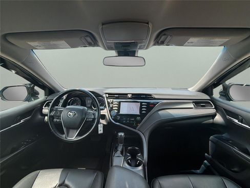 Used 2019 Toyota Camry SE FWD image 21