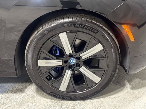 Used 2024 BMW iX xDrive50 w/ Premium Package AWD/4WD image 39