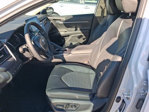 Used 2024 Toyota Camry SE w/ Cold Weather Package image 17