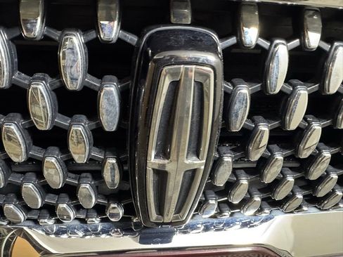 Certified 2023 Lincoln Aviator Black Label w/ Dynamic Handling Package image 9