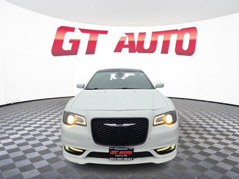 Used 2018 Chrysler 300 S w/ 300S Premium Group image 2