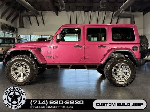 Used 2022 Jeep Wrangler Unlimited Sahara w/ Cold Weather Group AWD/4WD image 13