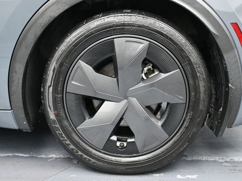 Used 2024 Toyota Prius LE image 12