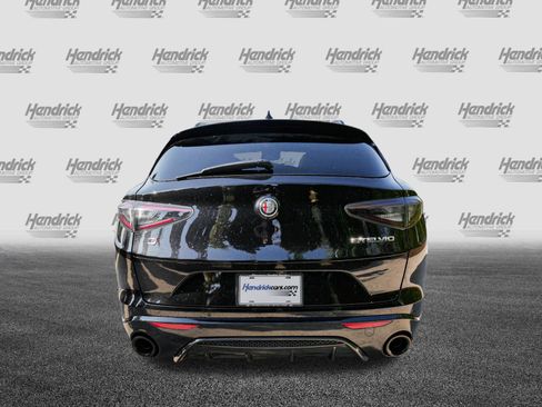 Used 2024 Alfa Romeo Stelvio Veloce image 9