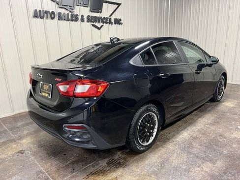 Used 2019 Chevrolet Cruze LT image 8