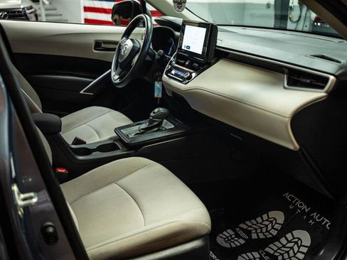 Used 2026 Toyota Corolla Cross L FWD image 12