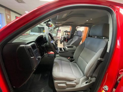 Used 2018 Chevrolet Silverado 1500 Custom w/ Custom Convenience Package RWD image 18