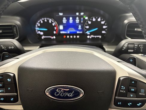 Used 2021 Ford Explorer XLT w/ Equipment Group 202A AWD/4WD image 34