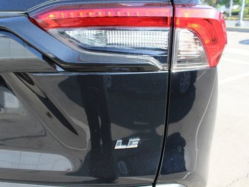 Used 2021 Toyota RAV4 LE w/ Carpet Mat Package (TMS) FWD image 14