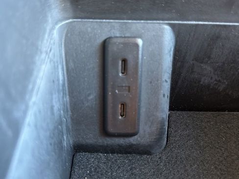 Used 2025 Ford Expedition Platinum image 15