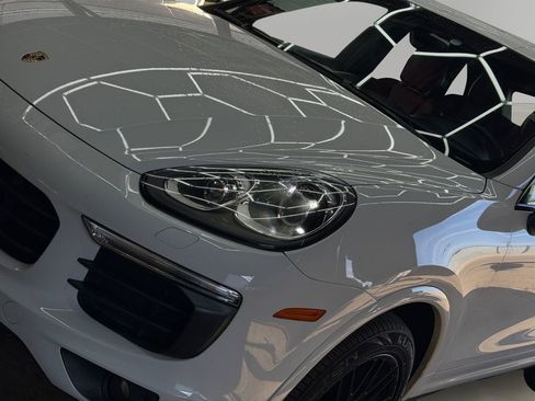 Used 2018 Porsche Cayenne Platinum Edition w/ Premium Package image 21