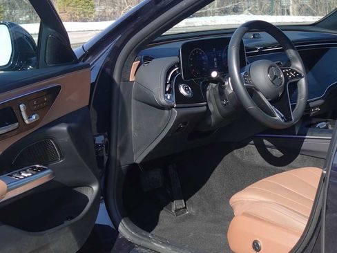 Used 2025 Mercedes-Benz E 350 4MATIC Sedan image 22