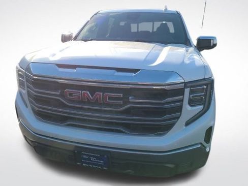 Used 2022 GMC Sierra 1500 SLT w/ SLT Convenience Package image 9