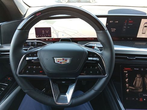 Used 2025 Cadillac Escalade V image 11