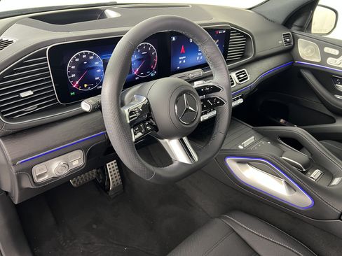 New 2026 Mercedes-Benz GLS 580 4MATIC image 18