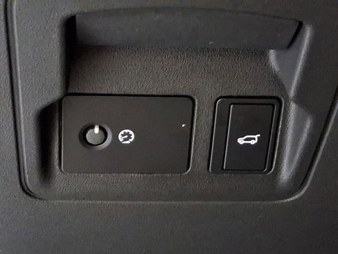 Certified 2026 Land Rover Range Rover Velar Dynamic SE image 25