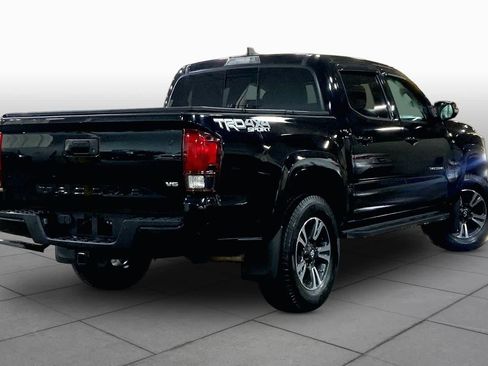Used 2018 Toyota Tacoma TRD Sport AWD/4WD image 13