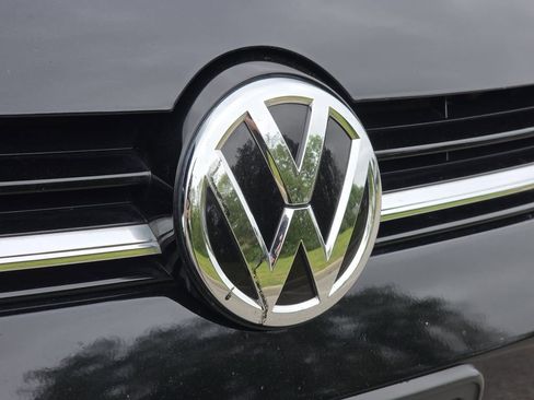 Used 2018 Volkswagen Golf S FWD image 30