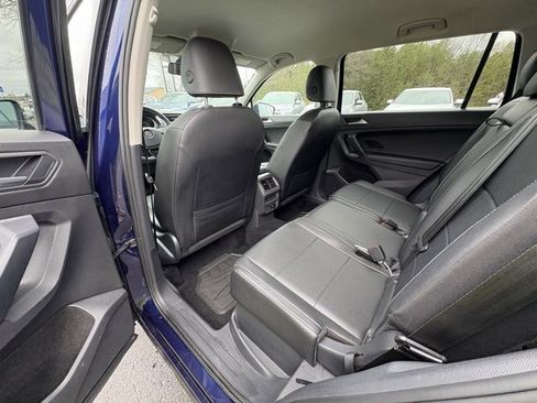 Used 2021 Volkswagen Tiguan SE image 22