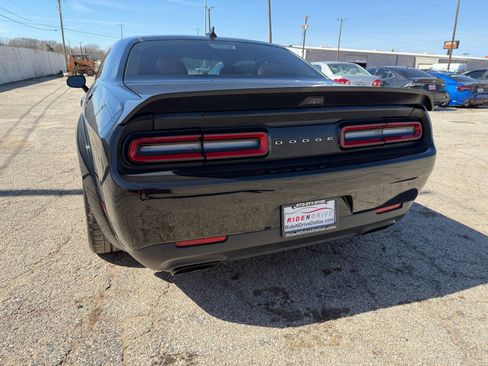 Used 2021 Dodge Challenger SRT Hellcat Redeye image 5