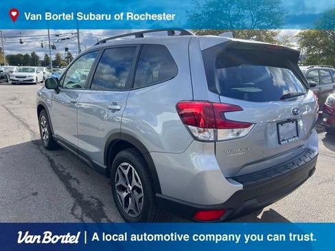 Used 2023 Subaru Forester Premium AWD/4WD image 3