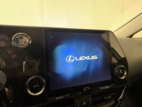 Used 2023 Lexus NX 250 FWD w/ Towing Package (2000 Lbs) image 18