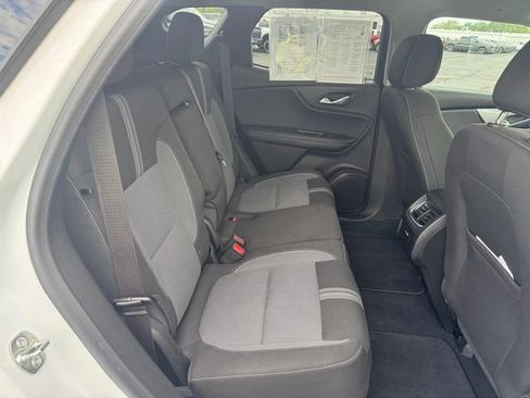 Used 2024 Chevrolet Blazer LT w/ Convenience Package FWD image 16