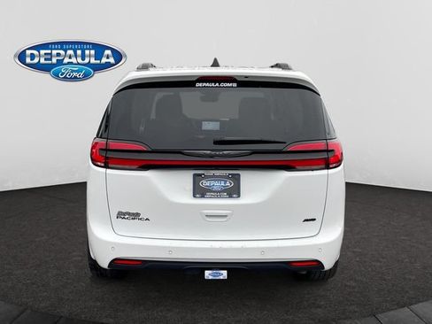 Used 2024 Chrysler Pacifica Touring-L w/ Road Tripper Package AWD/4WD image 5