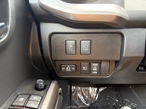 Used 2022 Toyota Tacoma Limited AWD/4WD image 35