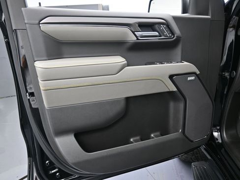 Used 2025 Chevrolet Silverado 1500 ZR2 w/ Technology Package image 18