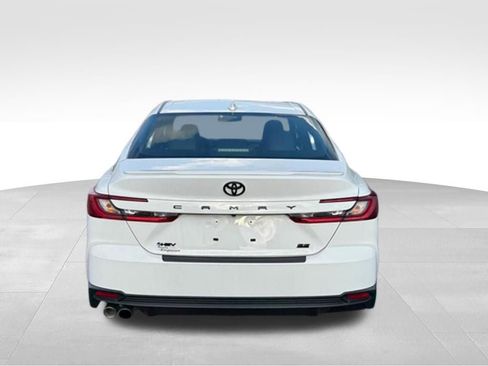 Used 2025 Toyota Camry SE w/ Convenience Package FWD image 6