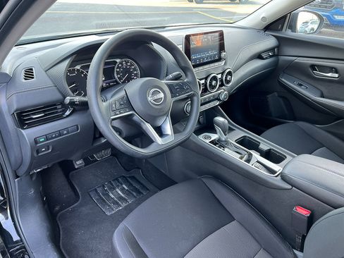 Used 2025 Nissan Sentra SV image 13