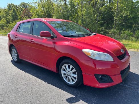 Used 2010 Toyota Matrix FWD image 4