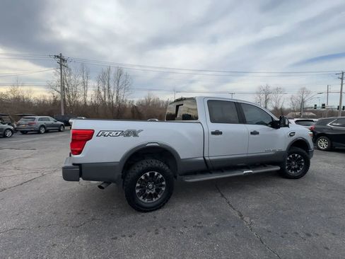 Used 2018 Nissan Titan PRO-4X image 8
