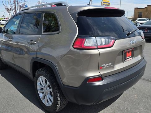 Used 2020 Jeep Cherokee Latitude AWD/4WD image 5