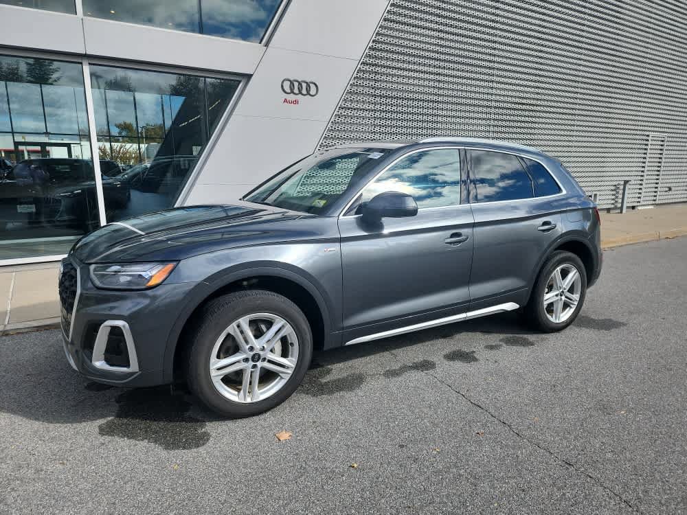 Used 2024 Audi Q5 e Premium Plus w/ Premium Plus Package AWD/4WD image 1