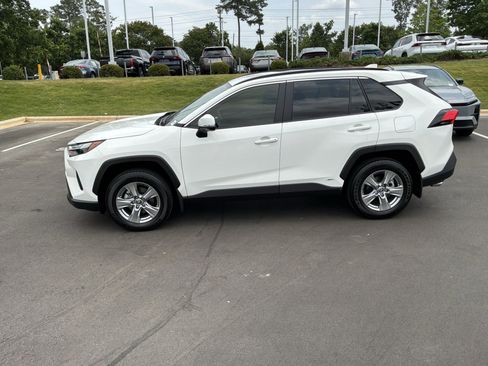Used 2025 Toyota RAV4 LE AWD/4WD image 7